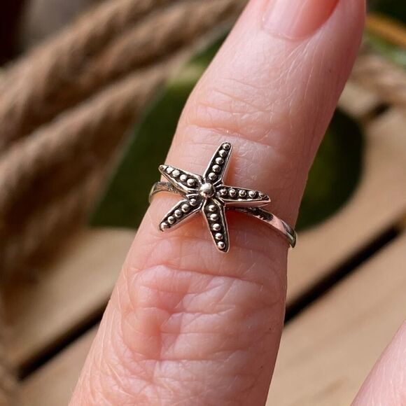 Sterling Silver Star Fish Toe Ring - Picture 3 of 4